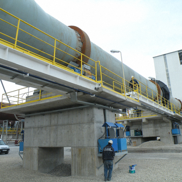Process for processing zinc oxide in rotary kiln and calcination method