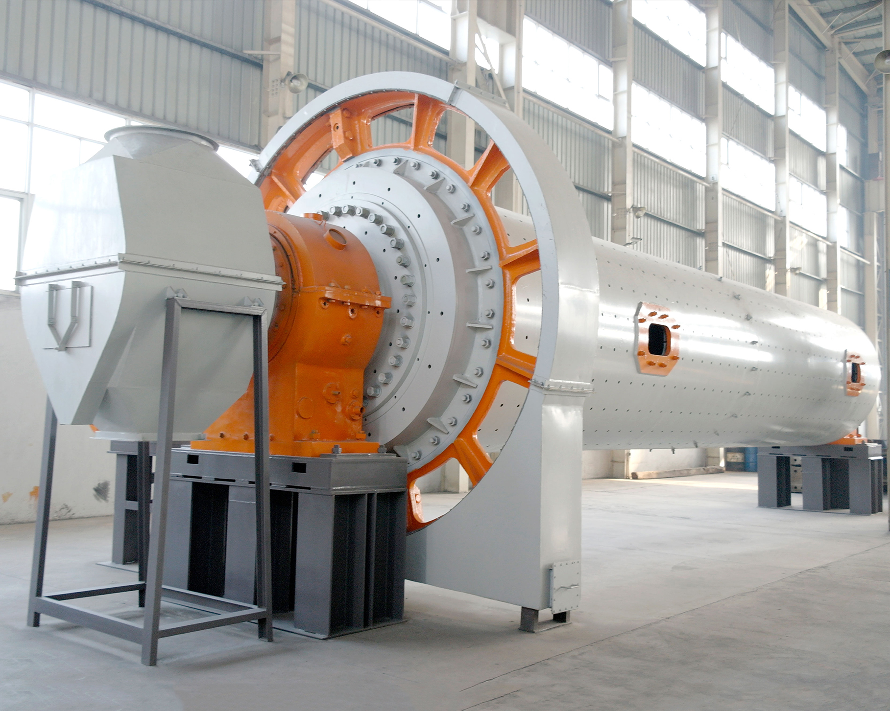 Working principle and characteristics of iron oxide ball mill