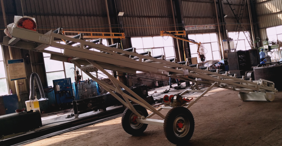 THE UNITED KINGDOM MOVEABLE AND LIFTABLE BELT CONVEYOR EQUIPMENT